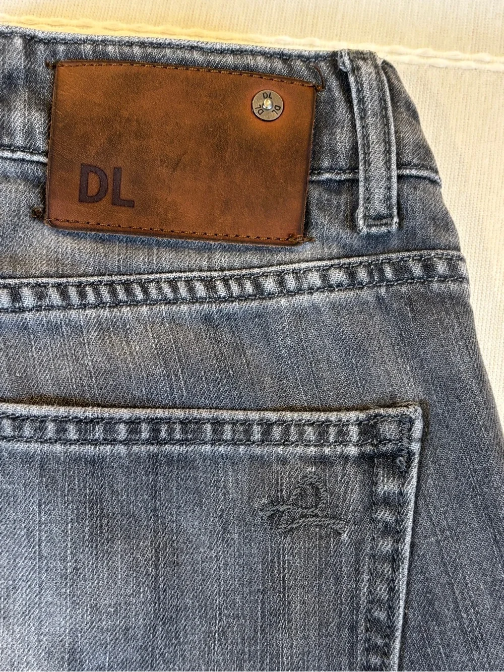 DL1961 Nick Slim Jeans in Vettel | Gray Fade Premium Denim | Size 32